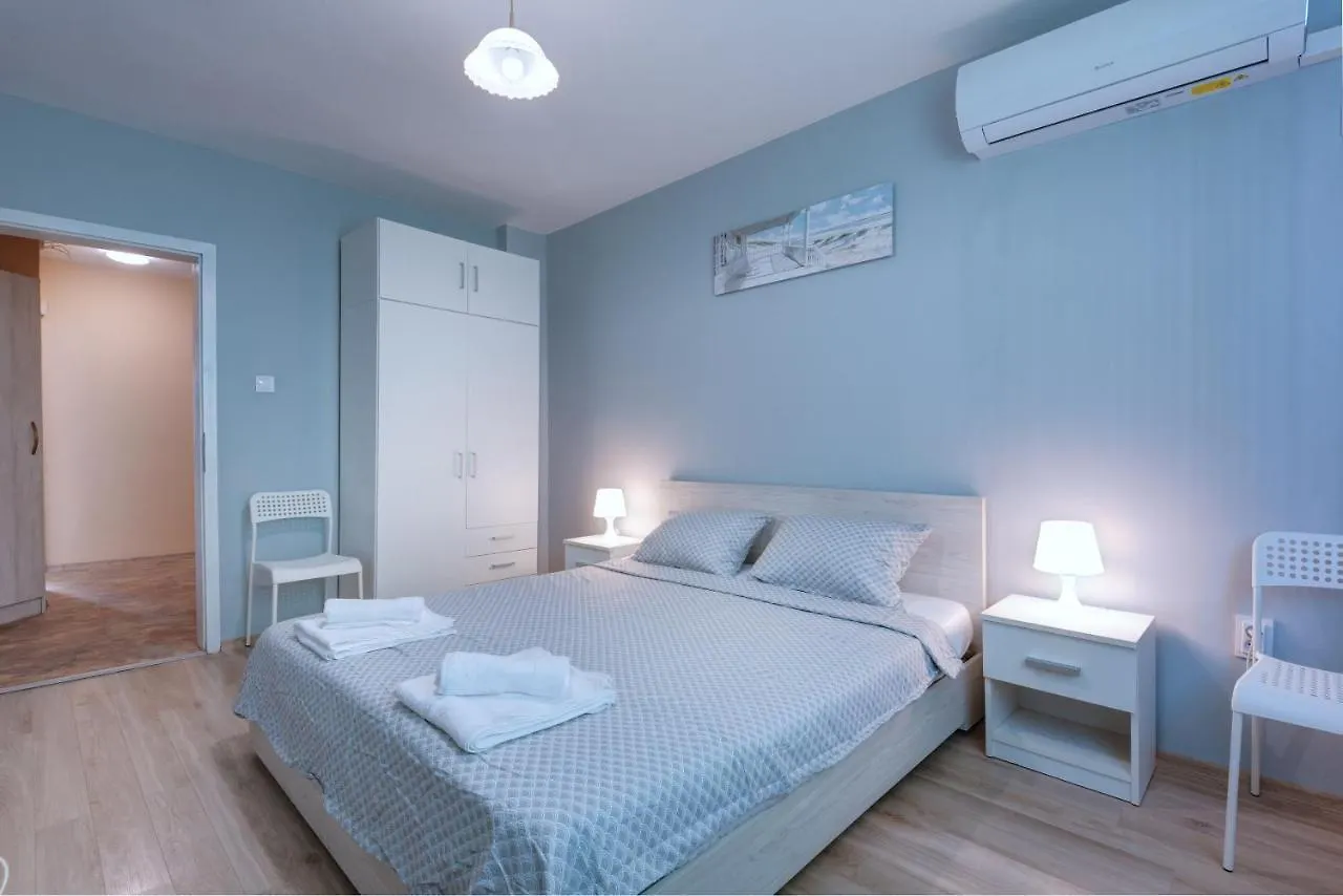 Daisy - 3 Room And Kitchen Apartment In Lazur Burgas