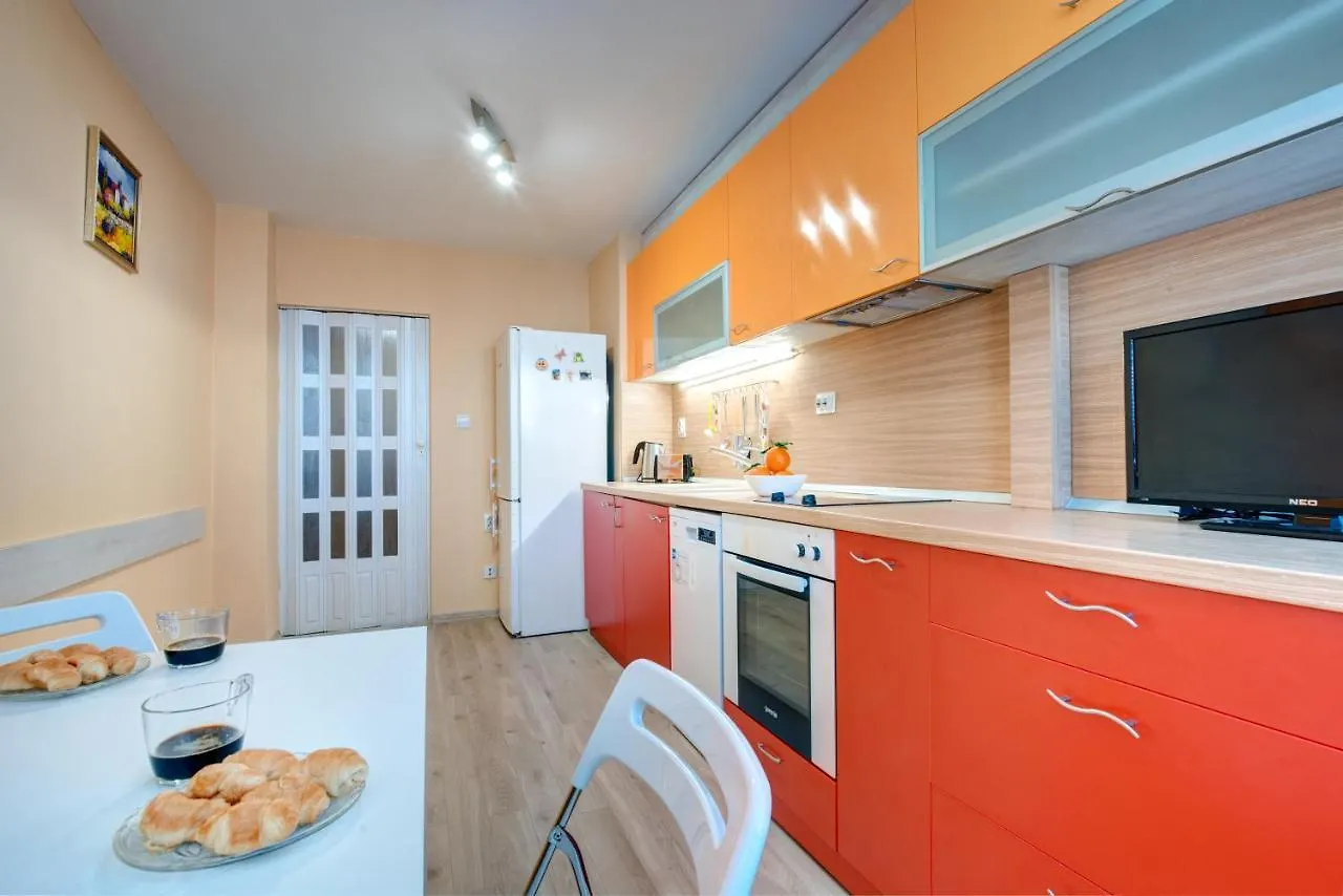 Daisy - 3 Room And Kitchen Apartment In Lazur Burgas
