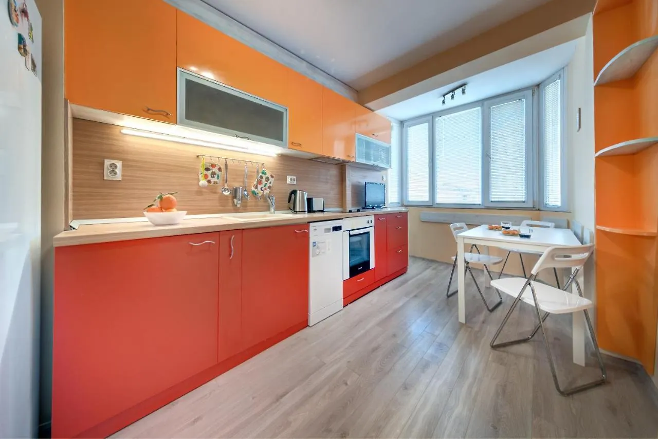 Daisy - 3 Room And Kitchen Apartment In Lazur Burgas